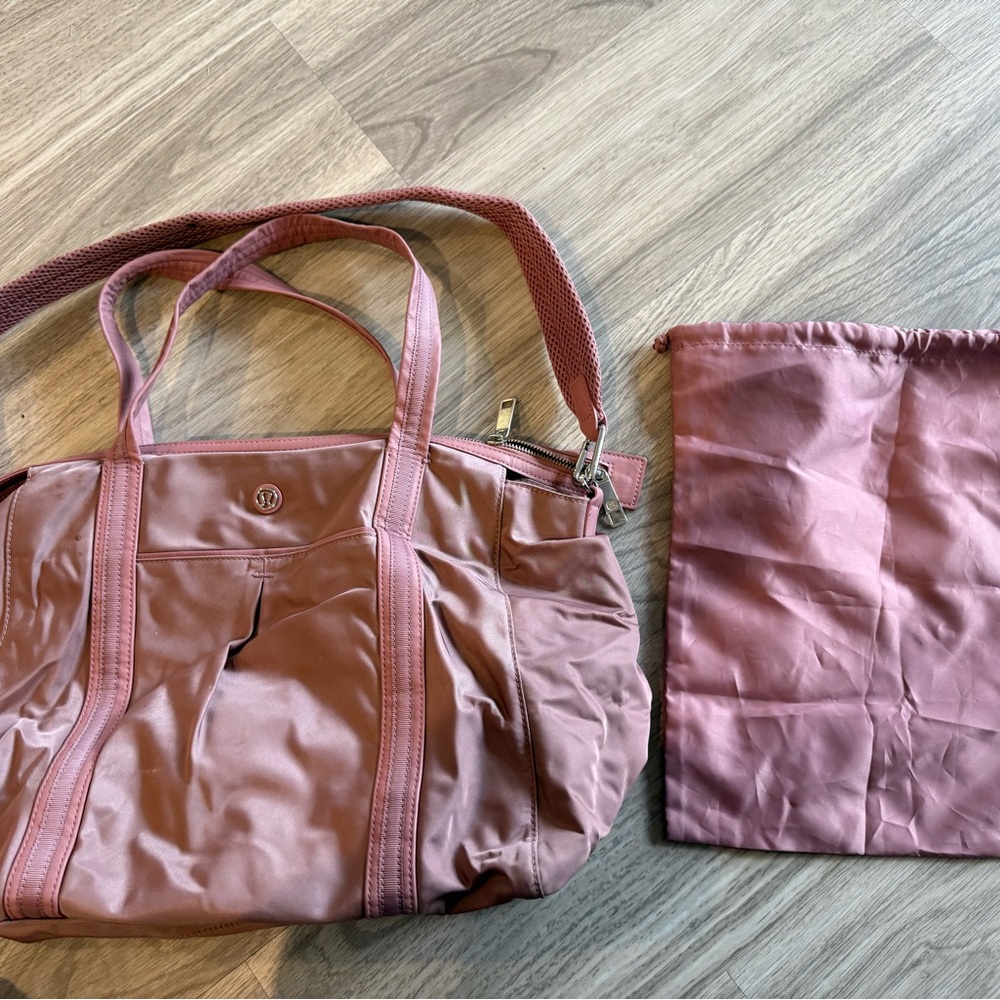 Lululemon Pink/Mauve Tote Travel Duffle Bag